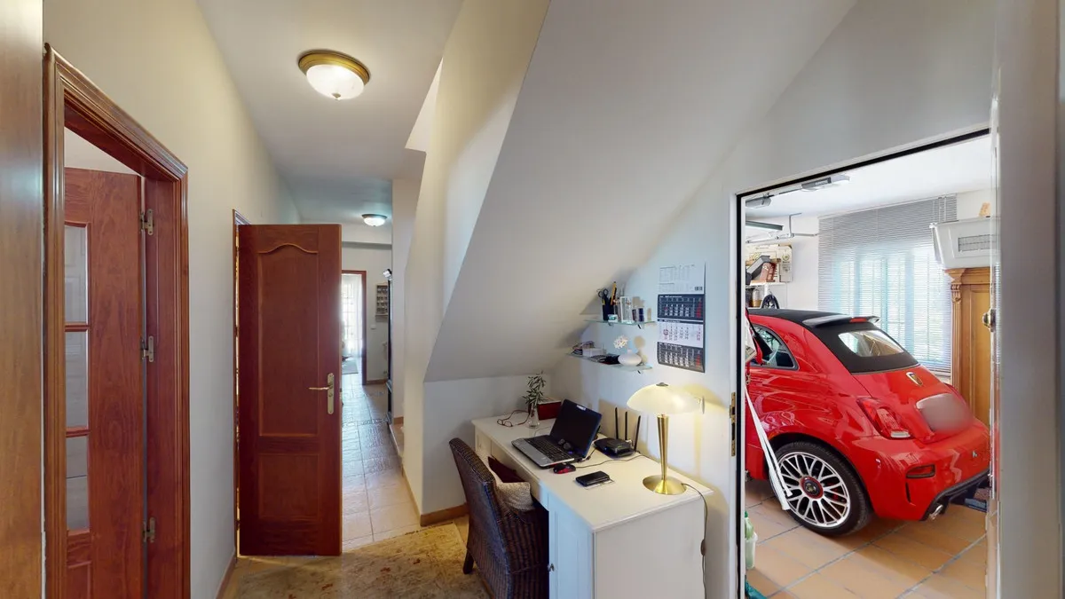 b2cee579-8303-40e4-b0b1-112d0f0325ec