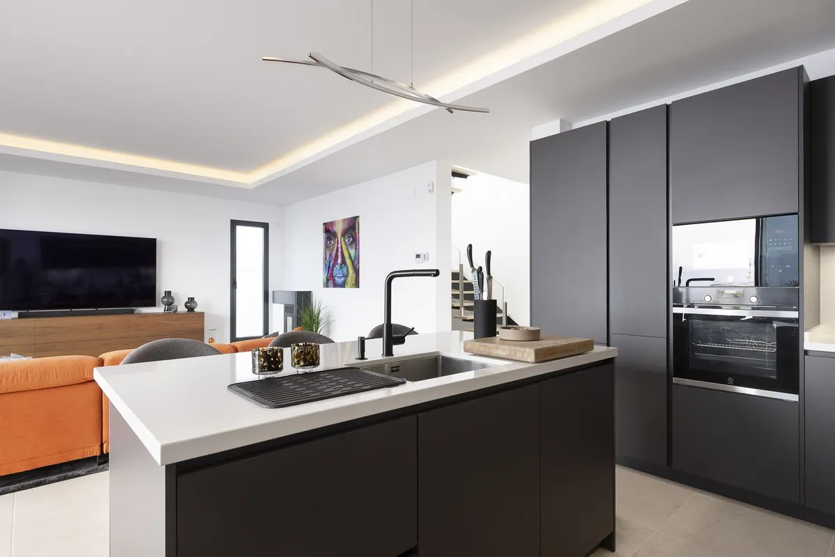 3f8fbe33-9b76-4bfe-8c97-651f3c930194