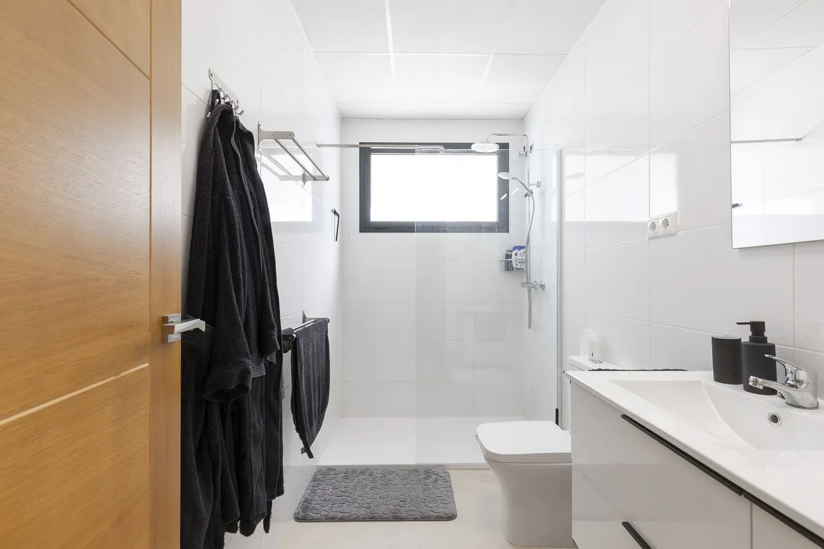 4235acd5-f4f2-412c-8dcb-5676865527cf