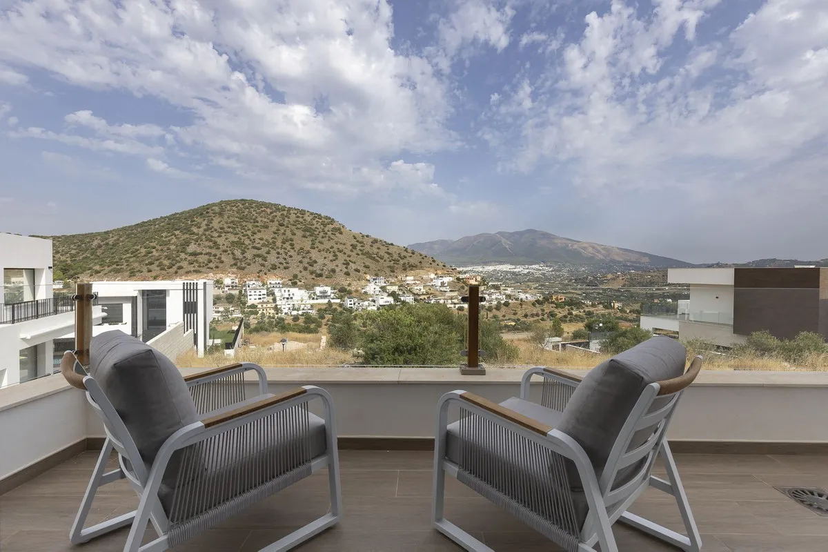 6b060b23-c48a-429b-a4d1-87e6b8966ee1