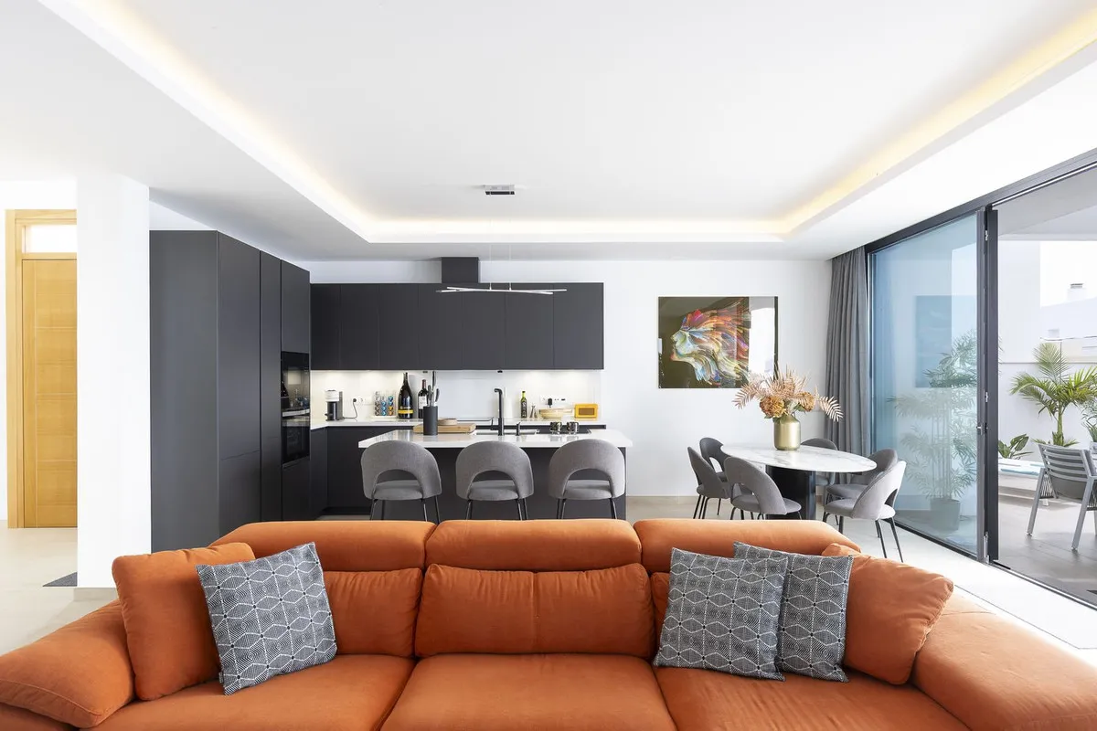 a48afce3-2d0f-4fac-a60b-e1a6d07fae42