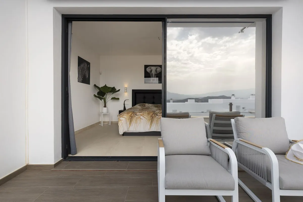 b0a5f4af-bca9-4bad-ac6a-1e510d17baf7