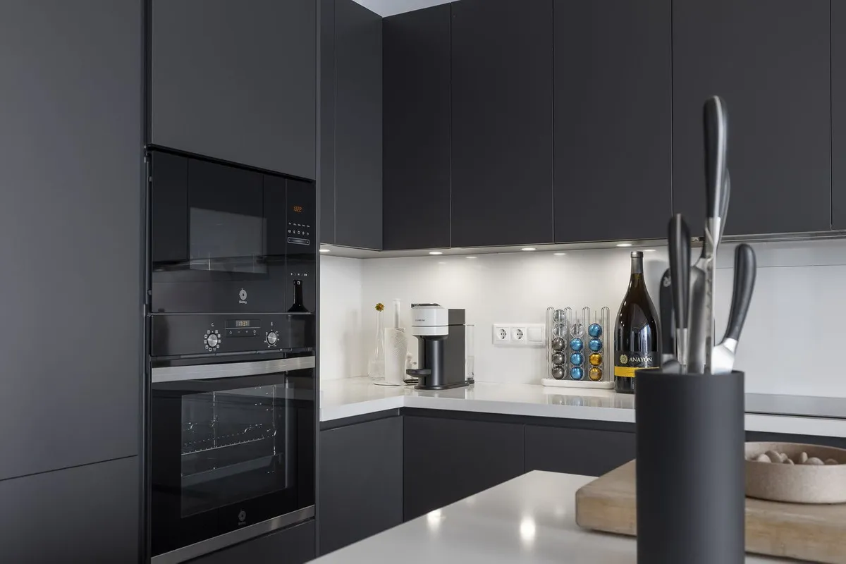 d903d43b-2708-4ffe-abae-9308892e21fb