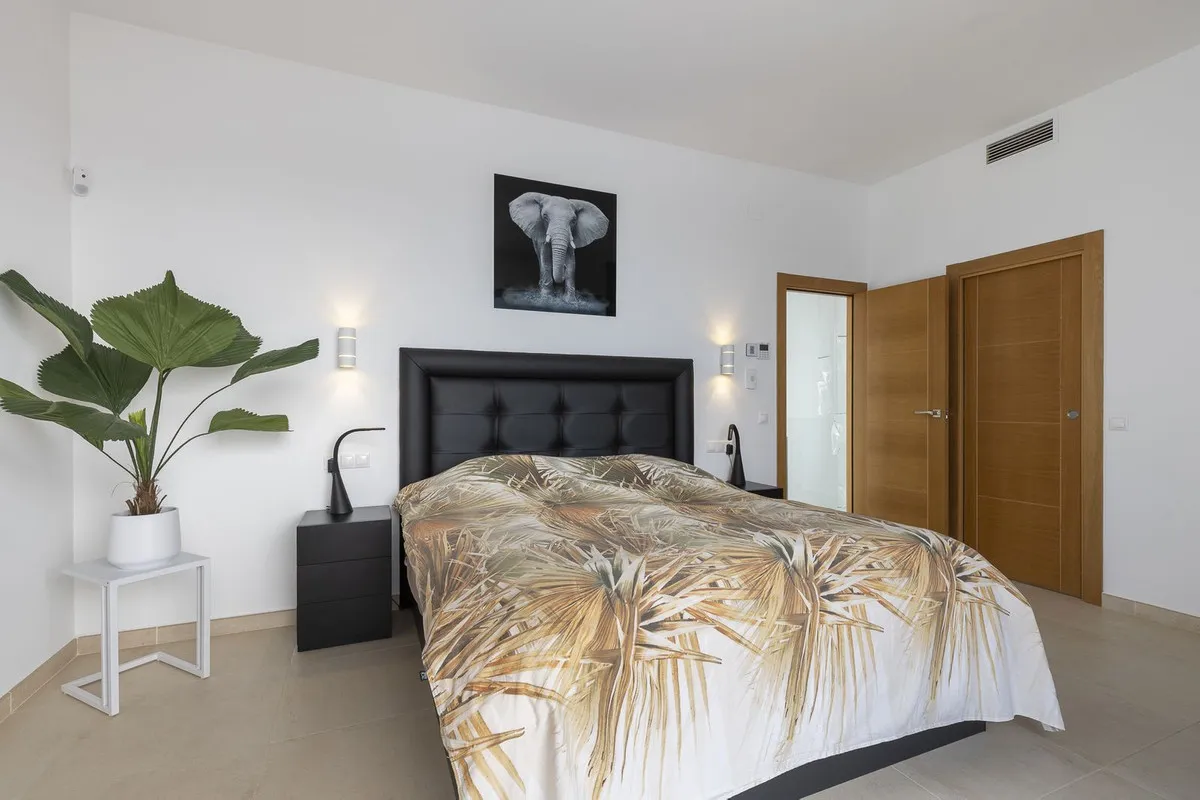 e73cef92-b127-41de-97e2-a615d6357698