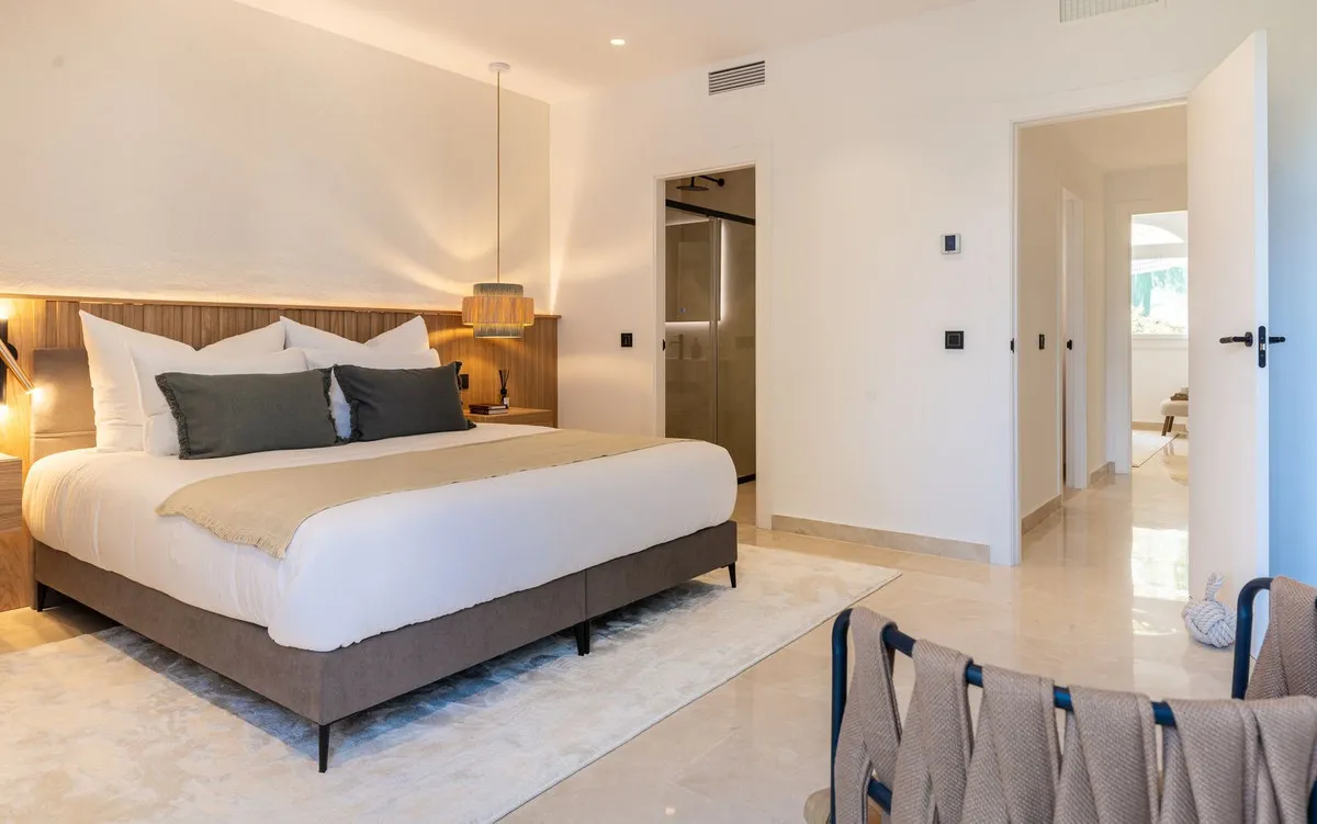 2e573888-21a6-4ae0-b1b0-40dc5beefbaf