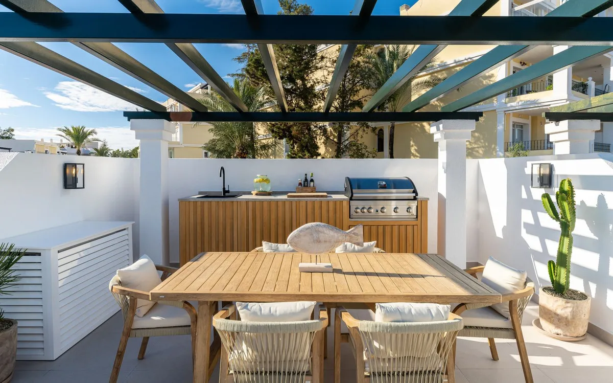 2f389ee8-9c3a-40dd-afd6-3b306ad73406