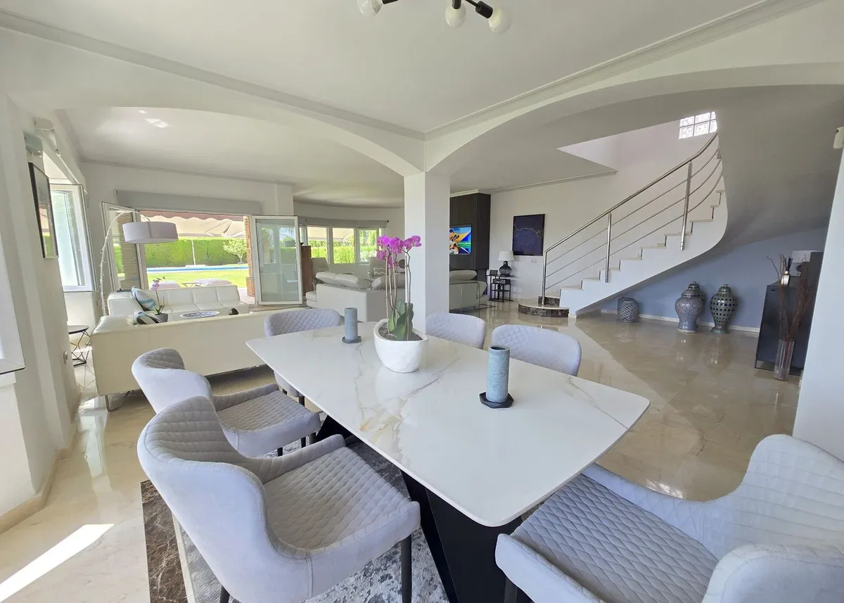 38210689-bf89-477d-85e1-7842d54d08b1