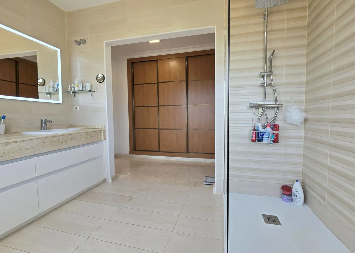 6ae79483-13cd-4dd3-981d-297a92c4cc62