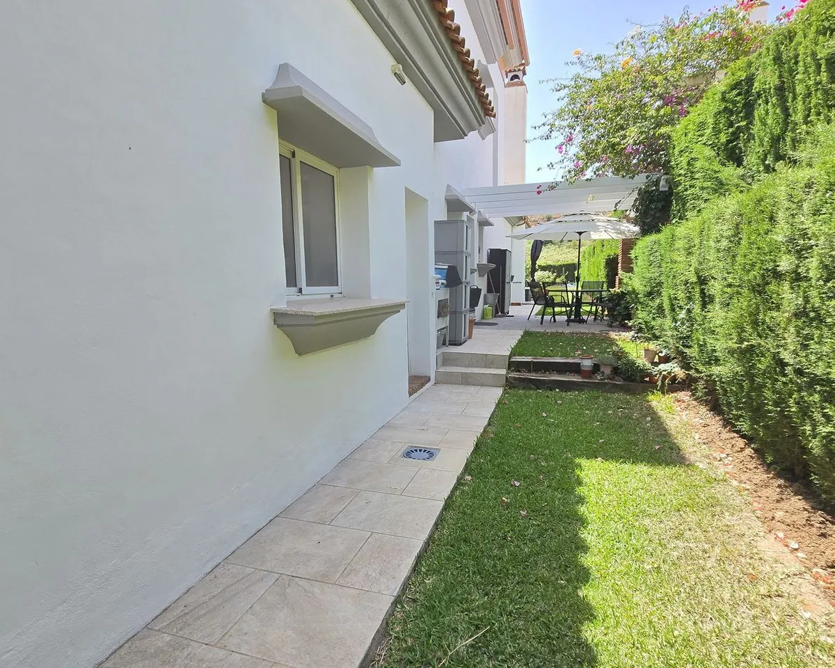 8833d0a4-24cb-40a4-b177-b0bed0b67f01