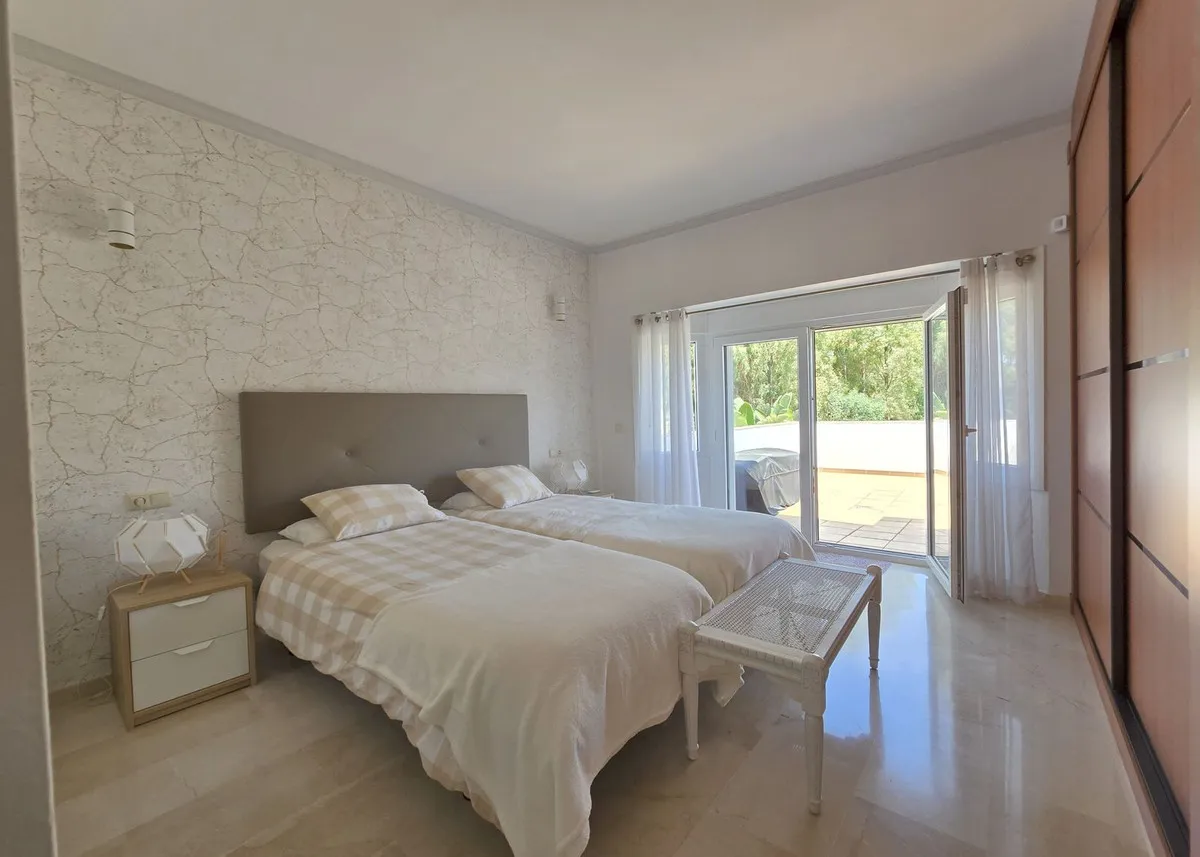 954d7b0a-0ada-4b83-b7ee-c291e407d32a