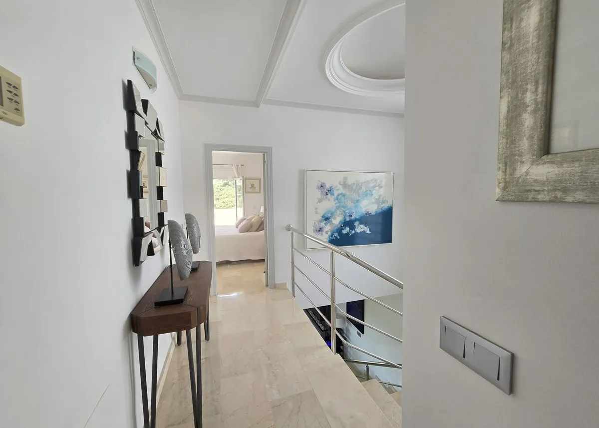 a0c79504-a60f-4e79-a9b8-69322d4f5f36