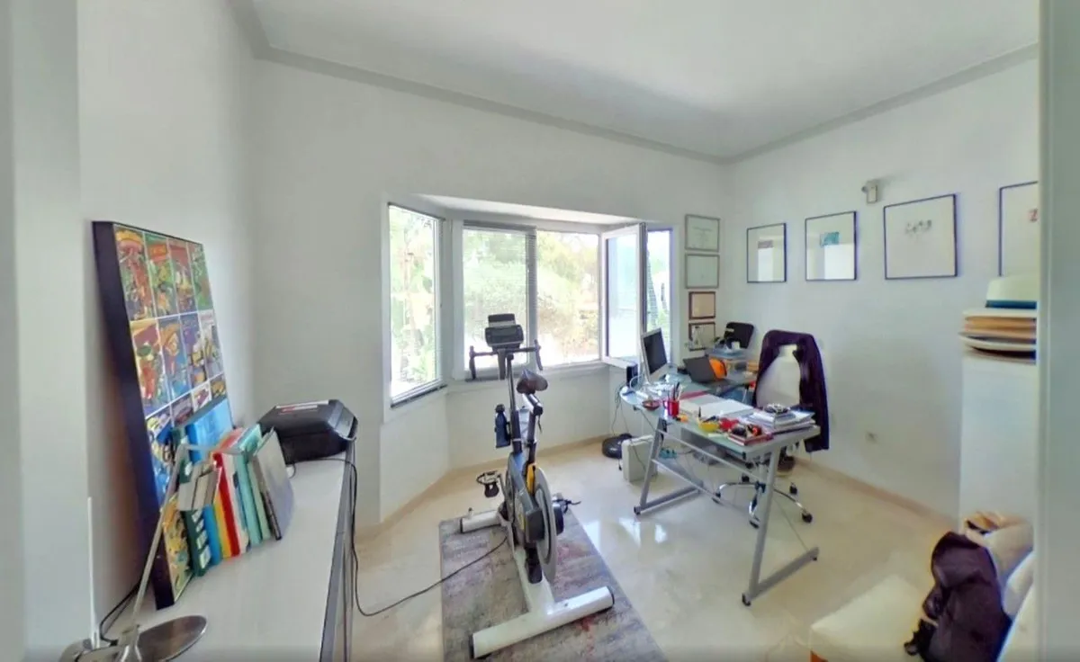 bd5561e2-e676-445d-862b-5efc43aa96f4