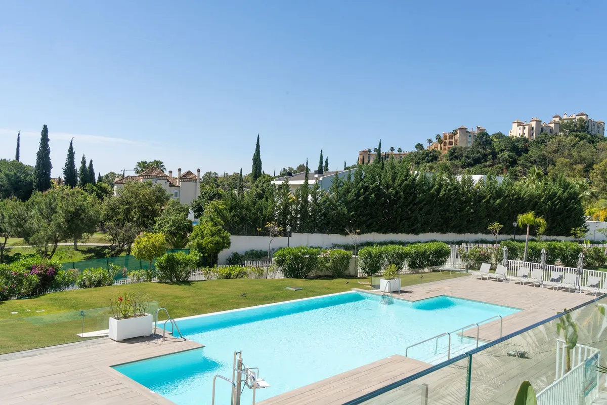 020bf8c6-fc49-4a10-af7c-ca0f98df79c9