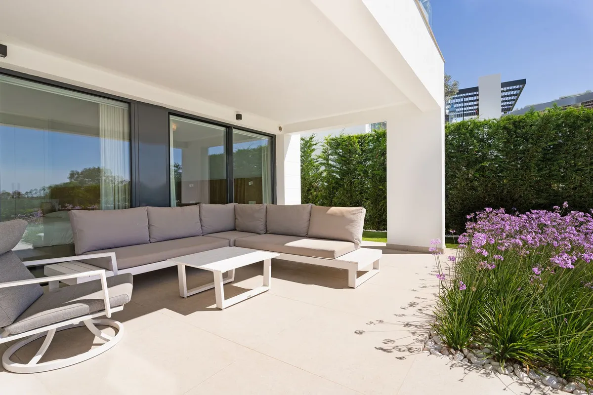 b05315d2-9114-4fd1-90fd-bfb982772ff9