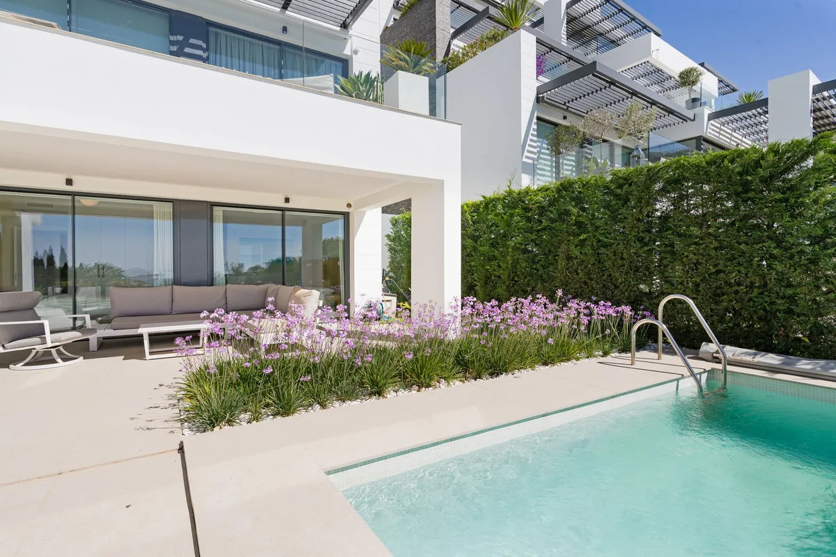 b641eff6-221e-40ae-b10c-209e87acb41f