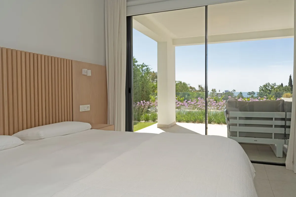 e4dc11aa-90cc-48c3-a11f-036b2ce68433