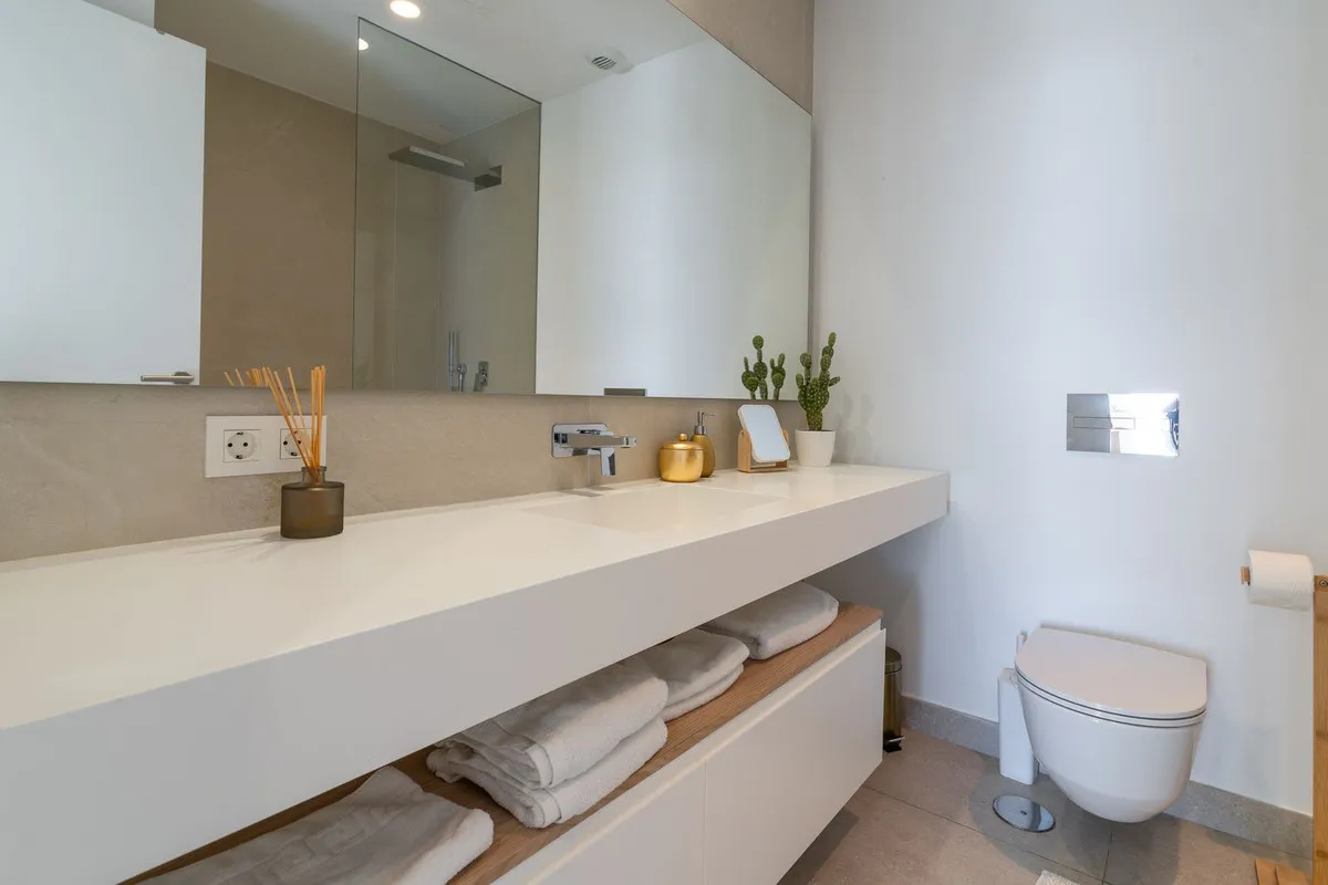 f65397b8-6fa1-4c1e-b844-9a6600a47f9b