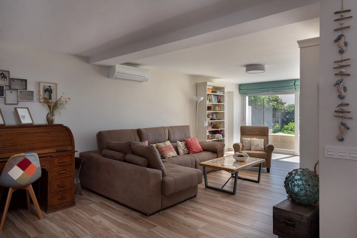 0ed5c1b5-f2cd-4f21-8d9d-ebfd660a9364