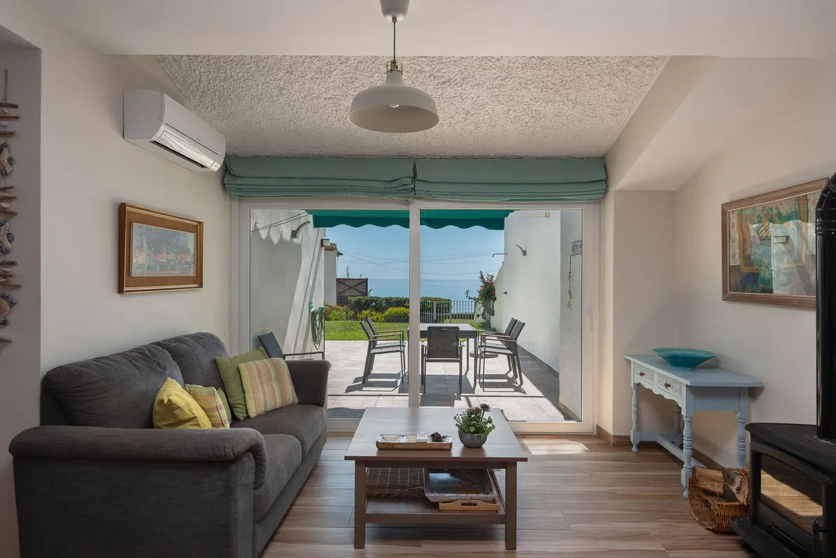 7145b812-3c80-486b-af4c-90bae4f74d6e