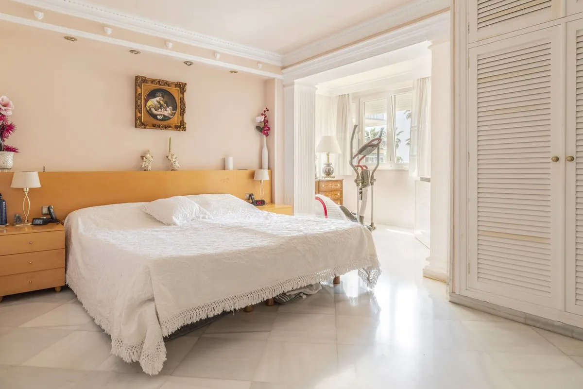 09484345-ca0d-4a93-93d2-a777f3fa0a87