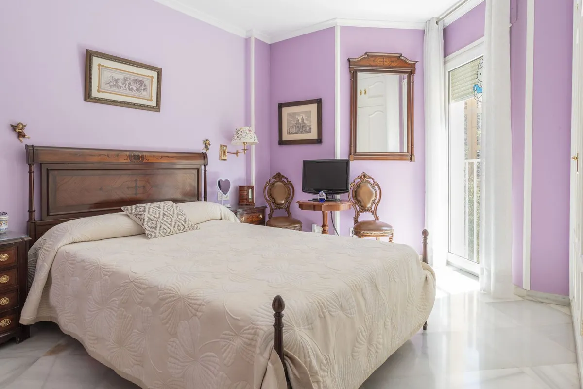 d4066107-e1b8-4259-91d3-b8c18bfaf428