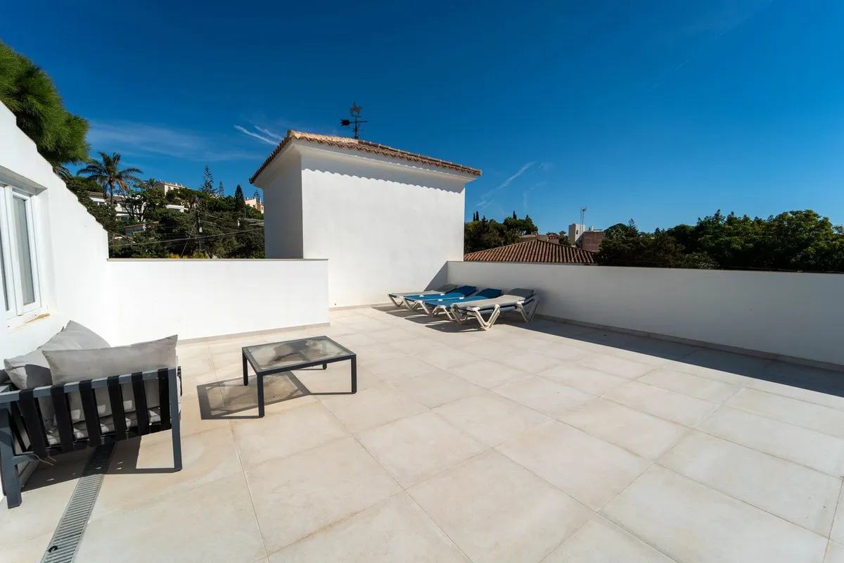 04ccc73e-7008-4852-9272-9f0f49317738