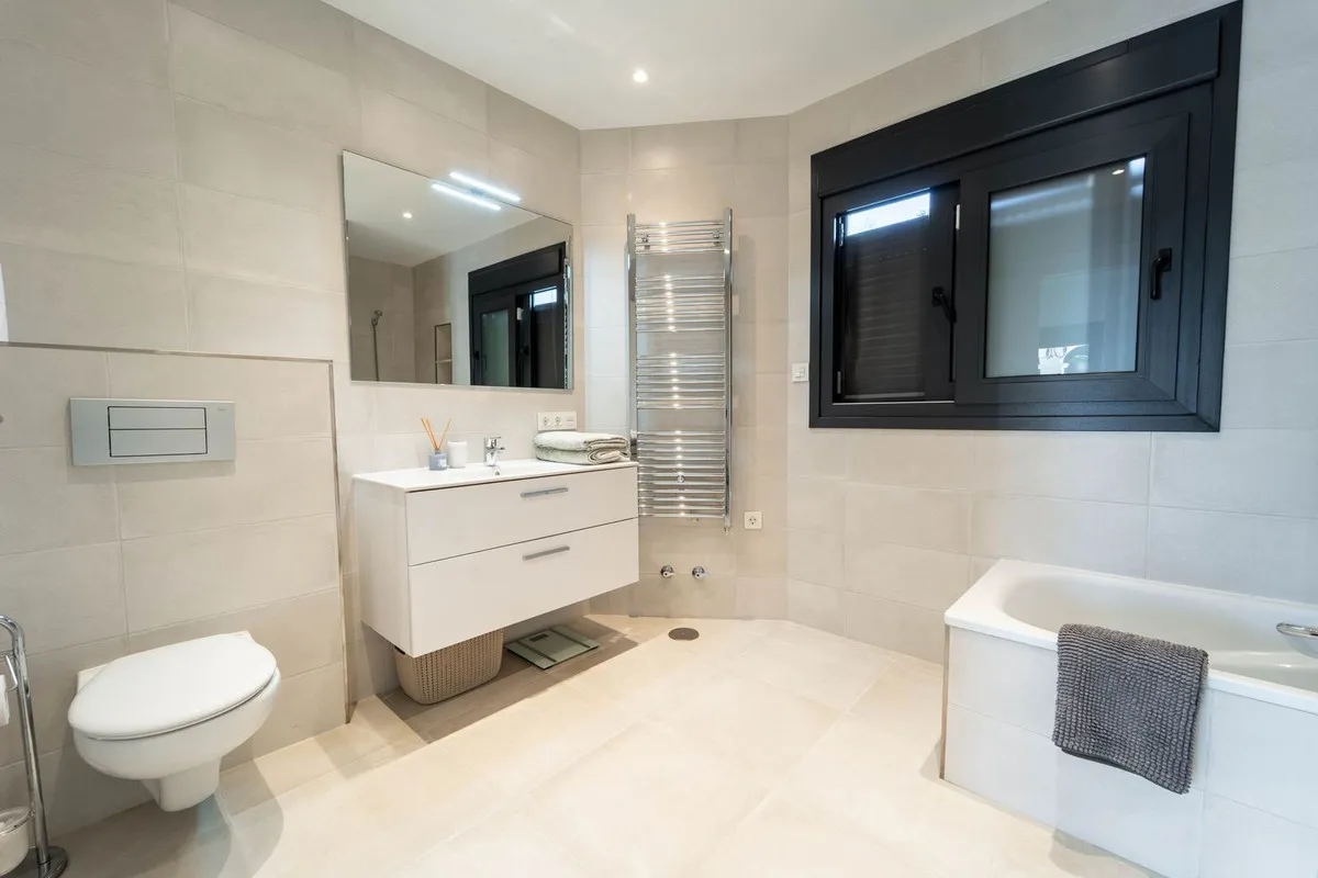 57bb80f2-97ef-419b-a29b-93625aed2264