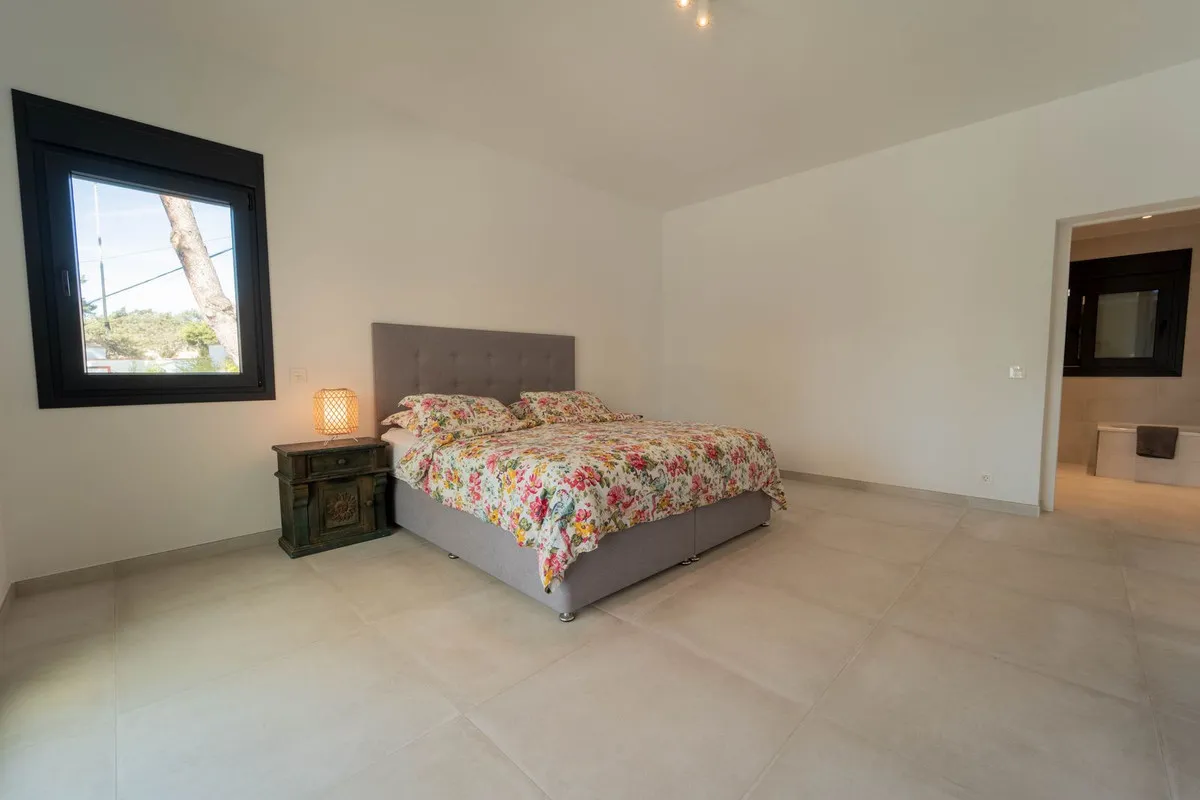 ab9e1c54-0900-42a4-87cc-e9bcf26228e5