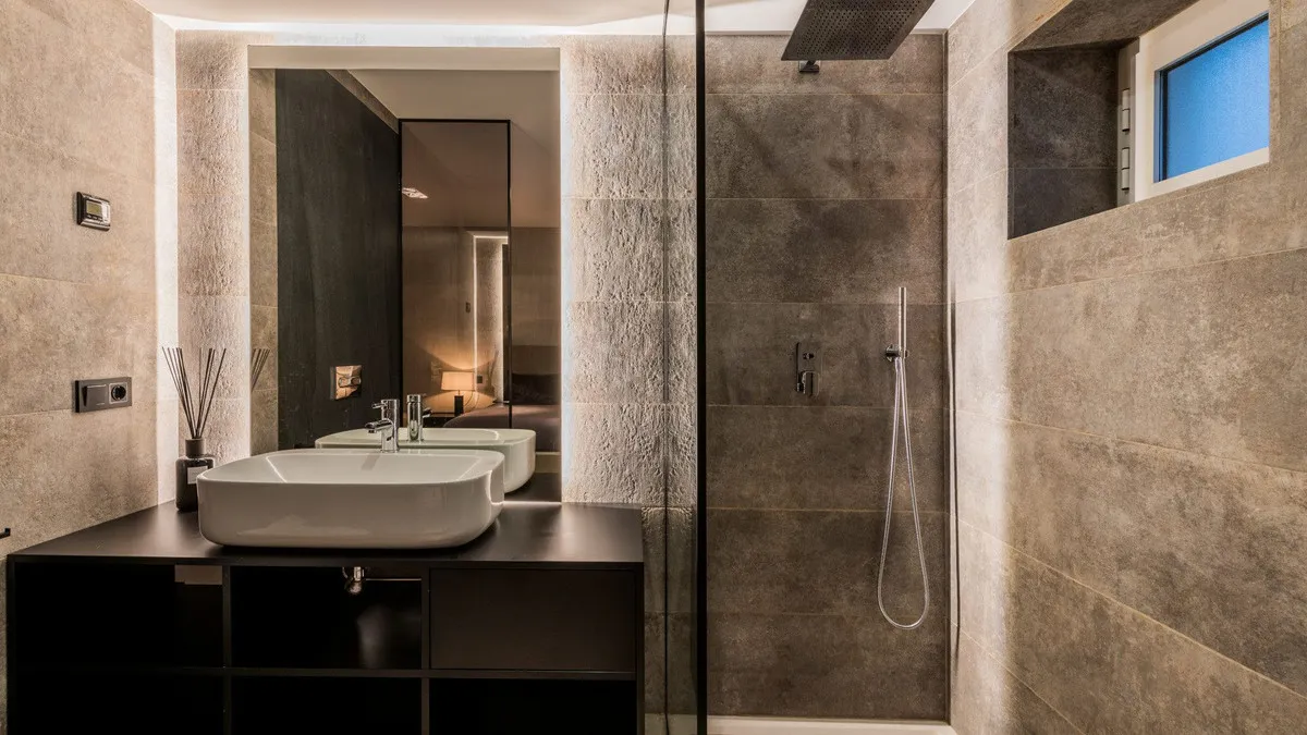 1e035c6d-9008-4f64-b97c-58722f229c34