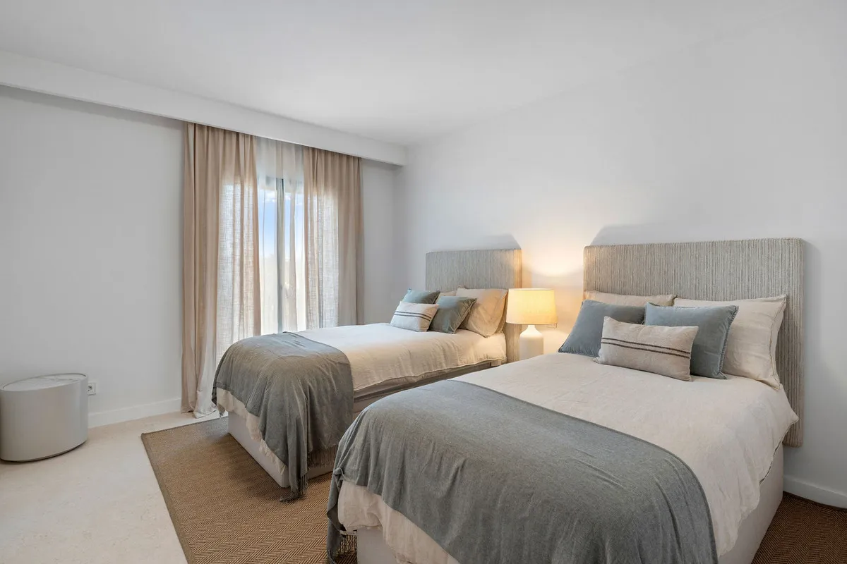 09efefbb-d465-44e3-93f8-b2a2ad00f6f5