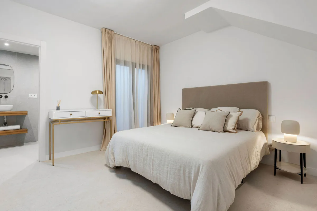 285ab8e4-47a1-4cf9-a5c7-eb5ae0264449