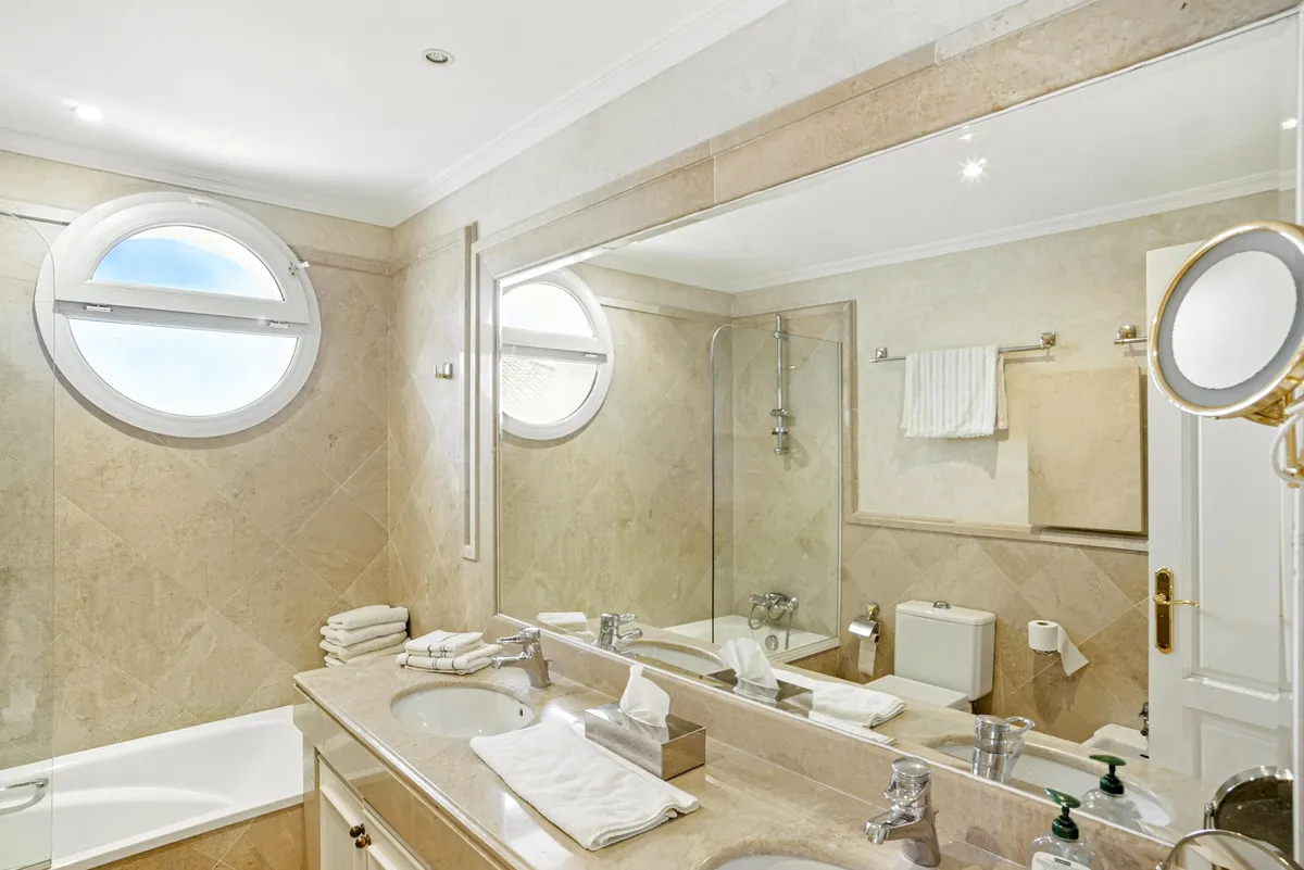 8d560b21-1bb4-4318-a113-ae3d532da555