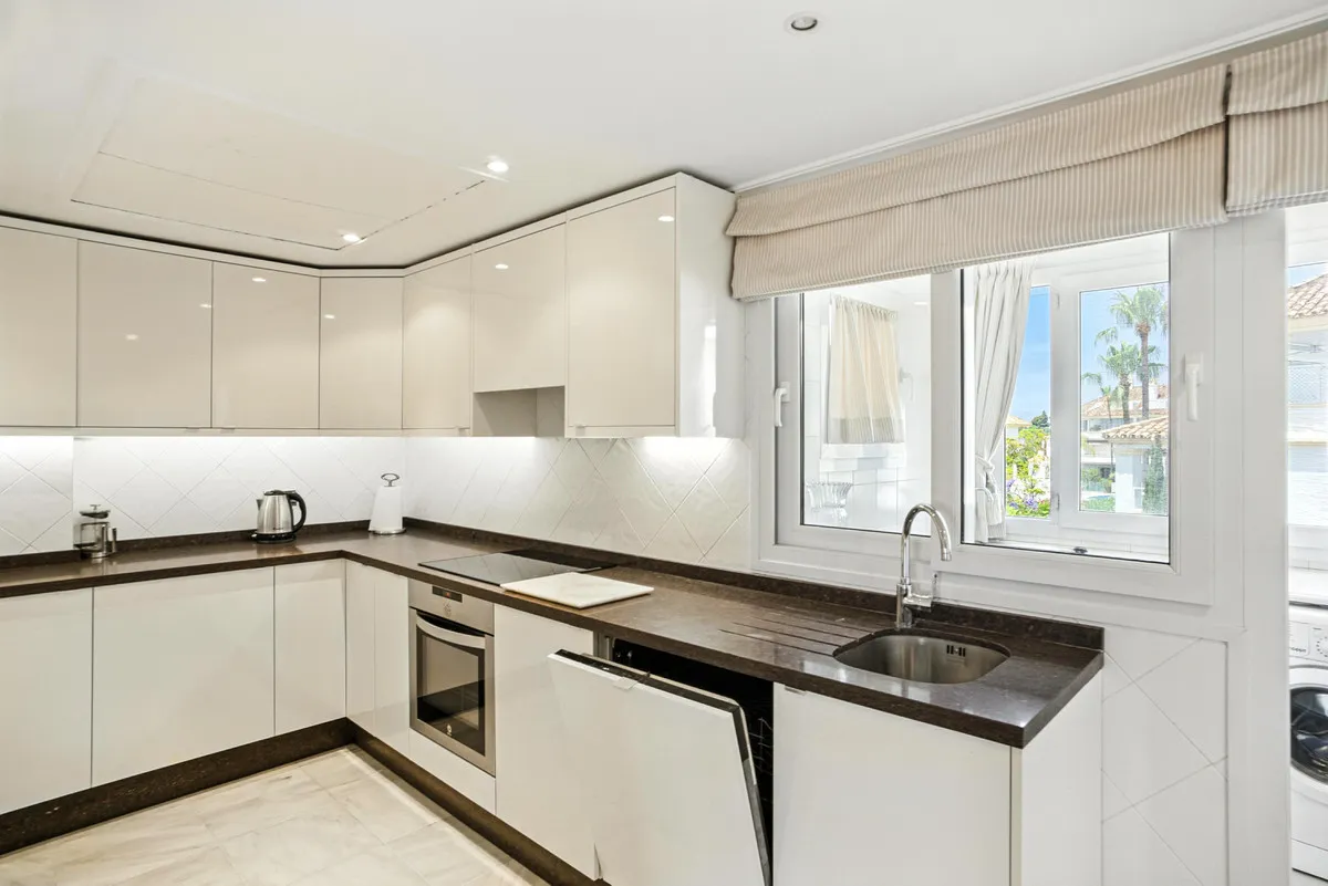 9cc680bf-fa07-47c7-a1f1-3df44c6b5ca9