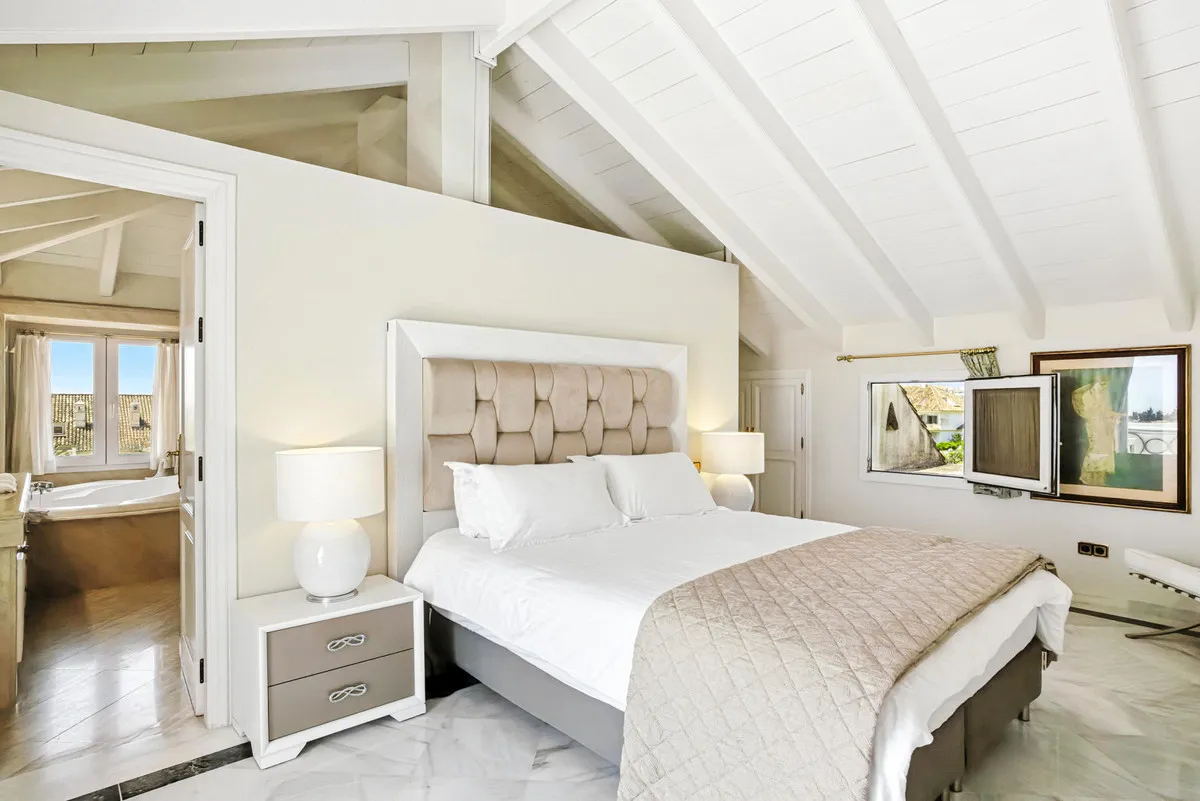 fc9a0a17-6a47-4e0c-854f-fa1c33a55fba