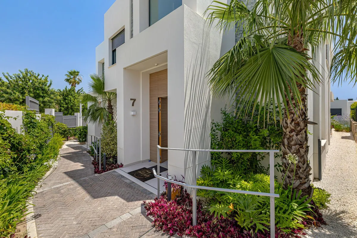 c5fc3c68-e73c-4d5e-a89b-62aa572d5a87