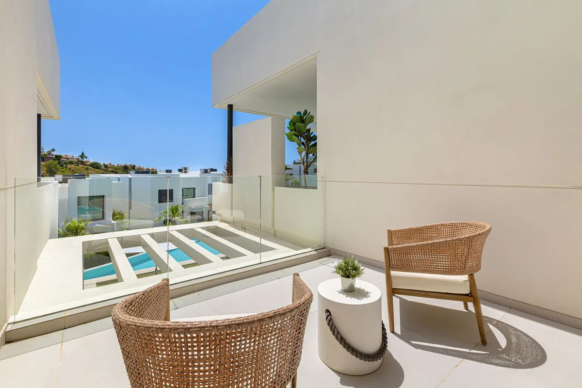 f3bb66ad-eb10-4587-8040-60511bc618df