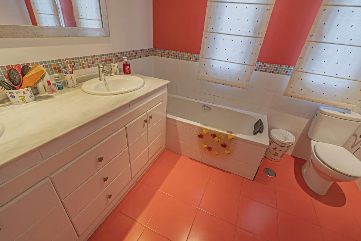 12375fa7-afe5-4f43-be02-1a75e0dfd219