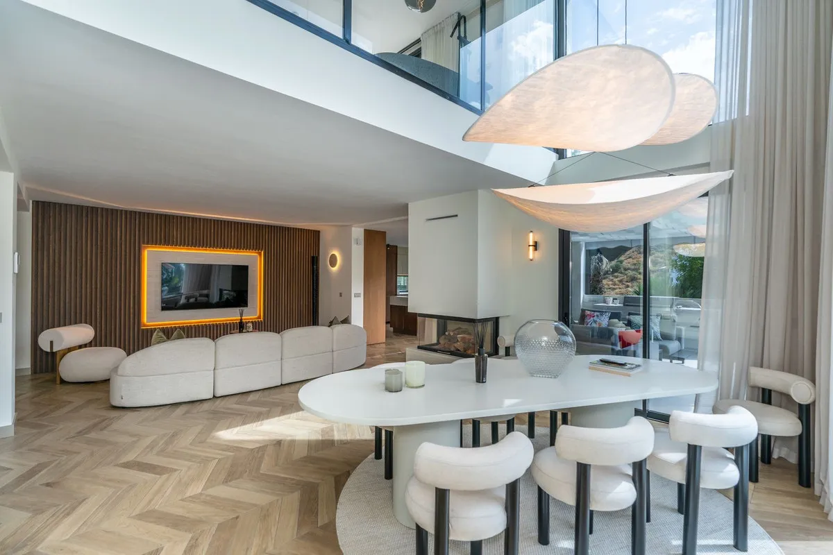 238efc19-24f5-4925-96e0-d30590af1198