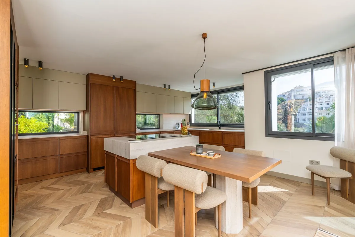 313fcf81-2fc7-4dc4-9eab-cccb00700c06