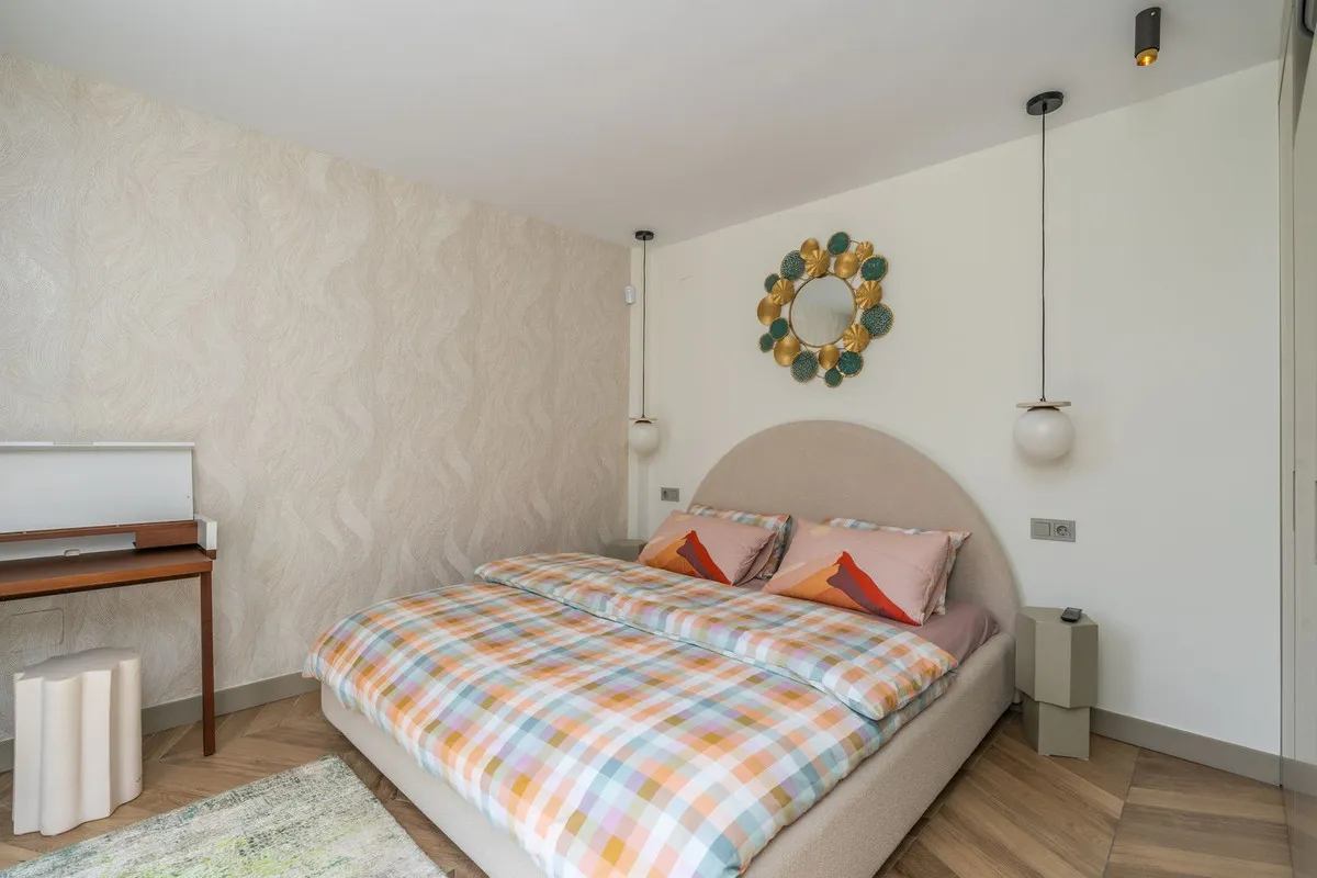 6c00e8cb-dd1f-4c41-835a-cb2be44363d1