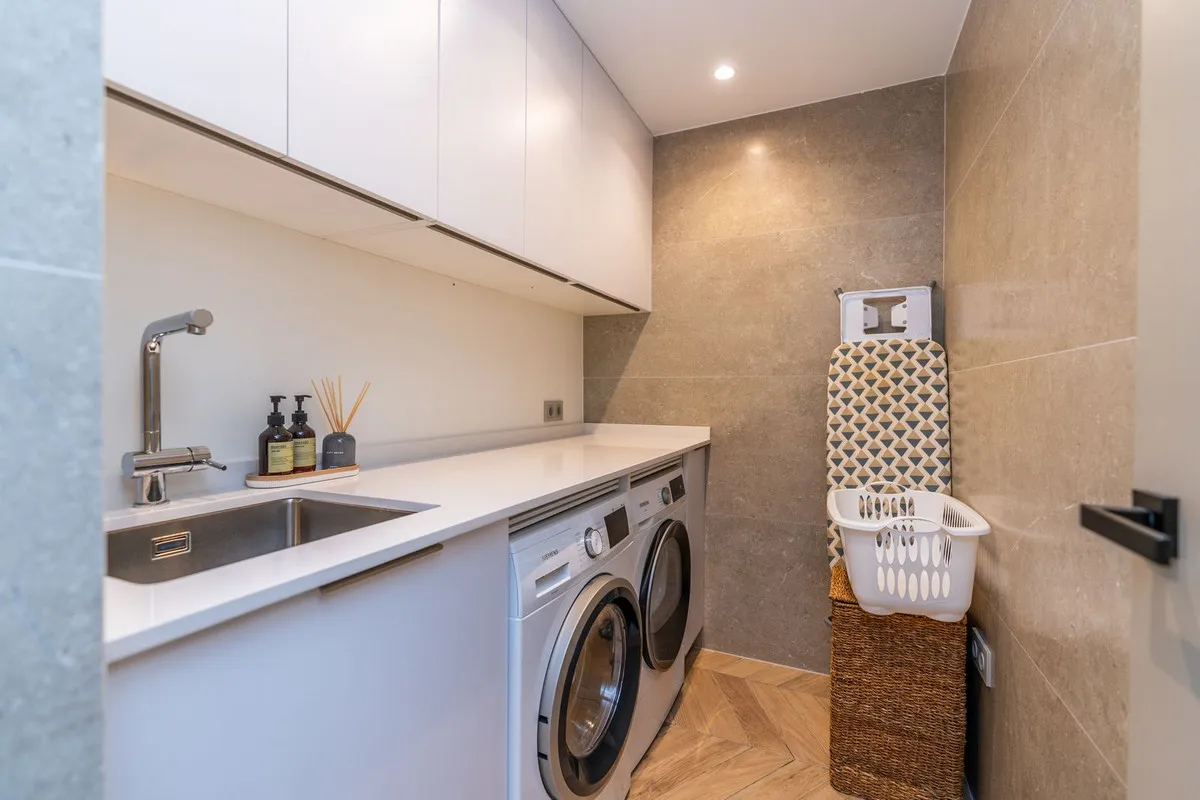 908f8af0-7e99-42a5-b75e-8a4d6b203717