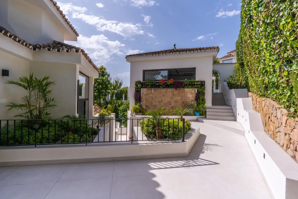 c0c16753-7866-4a84-ba13-57f705cf9403