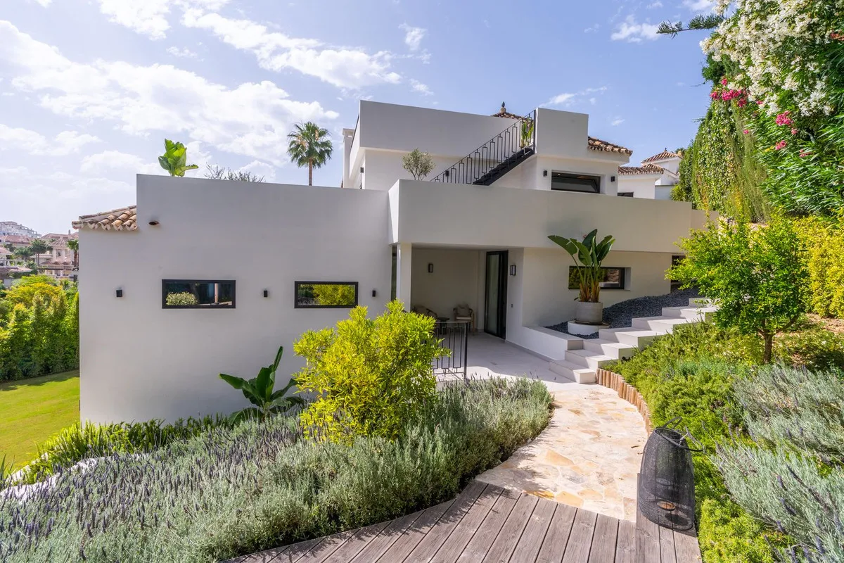 c0d00fc1-fd2e-4ec2-bf32-087493eccc25