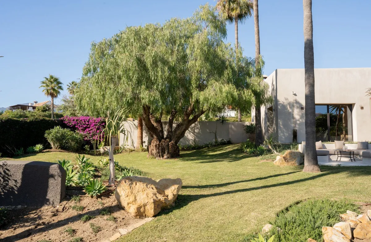 a108b94f-a442-454a-b7a2-e7f12f802f93