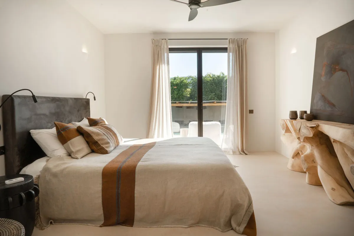 abd47de6-8e60-4aac-9ed0-aa573f2a2a9f