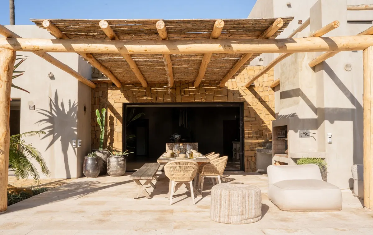 e539aed2-953f-4fc2-96ba-60925a1fe2ce