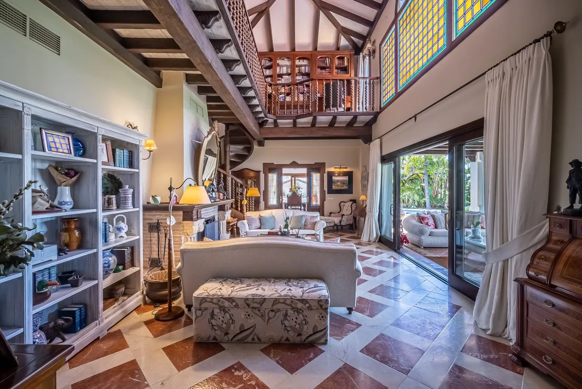 673d034b-92a8-4e1e-9a45-10bbb3ab93c3