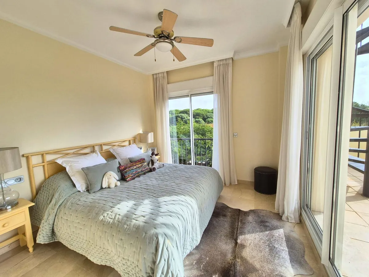 b6780f7d-72b0-4b6a-ac39-93792e26b629