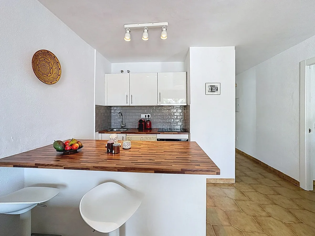 e352658f-278b-4db7-aa00-70e32e0c6ebd