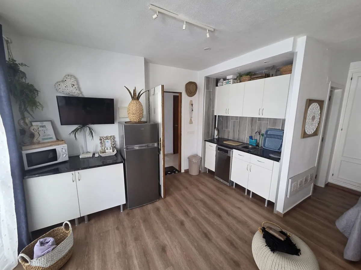 6a96eb73-b07f-4ff0-a893-6eea884838d8